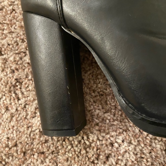 ASOS Pointed Chelsea Ankle Boots - Picture 5 of 5